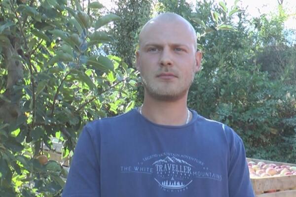MLADI MATIJA IMA PLANTAŽU OVOG VOĆA NA ČAK 8 HEKTARA: Svaki PLOD ima svog KUPCA, uživa u USPEŠNOM BIZNISU (FOTO)