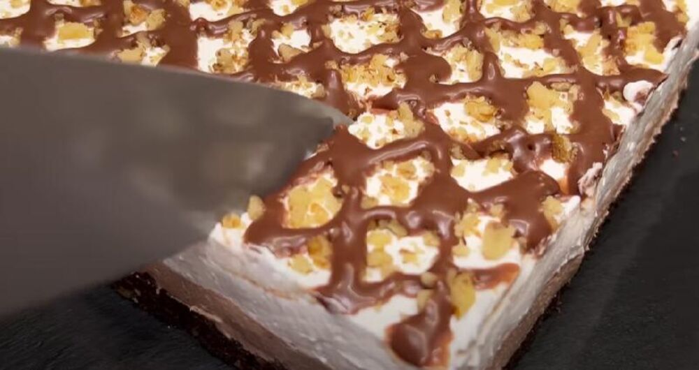 Kolač sa dva fila i orasima