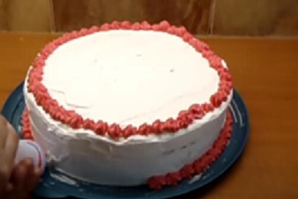 TORTA "KASANDRA" JE JEDNA OD NAJPOPULARNIJIH U NAŠOJ ZEMLJI: 3 kore i 3 krema - ukus kakav se ne zaboravlja