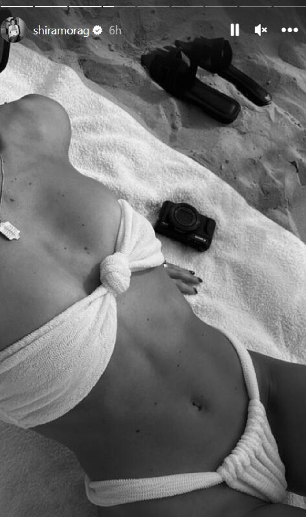 Šira Glazer u bikiniju