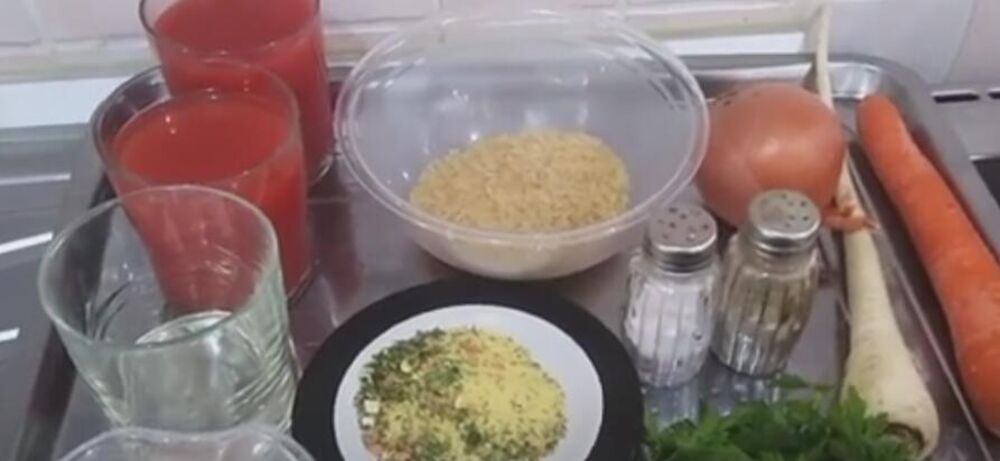 Sastojci za posnu čorbu sa paradajzom