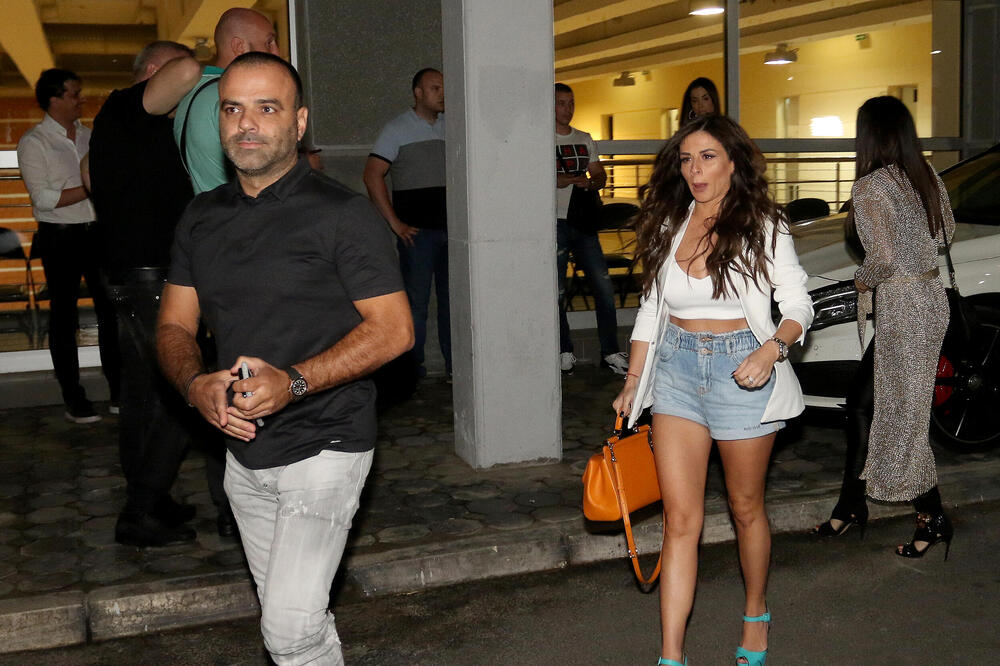 OVA SRPKINJA SE NAJBOLJE UDALA NA ESTRADI! MUŽ JOJ UGRADIO SPA CENTAR U KUĆI: Živi kao BUBREG u loju... MAJKO MILA!