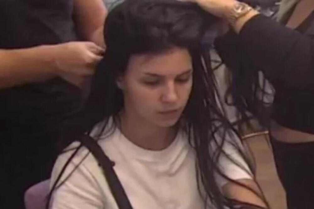 ANITA VIŠE PLAKALA ZA ŠIŠKAMA NEGO ZA MATOROM! NE MARI ŠTO SU JE PROZVALI PRELJUBNICOM: Kosa je trenutno BITNIJA!