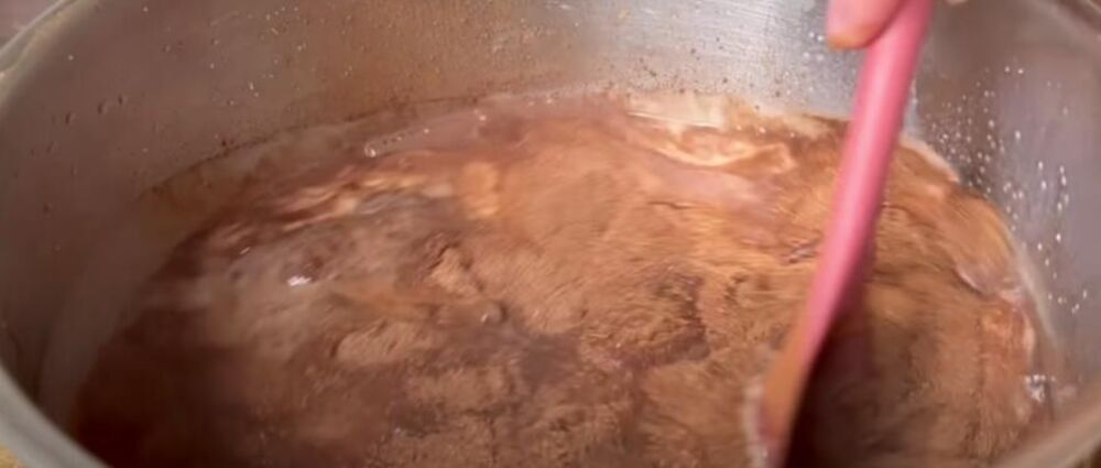 Pravljenje kore za tortu sa čokoladom i grizom