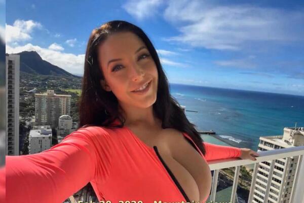 MUŠKARCI JE PREKLINJU DA "UGASI VATRU U NJIHOVIM PANTALONAMA": Glumica dobija NEVALJALE PONUDE, grmi GOLOTINJOM