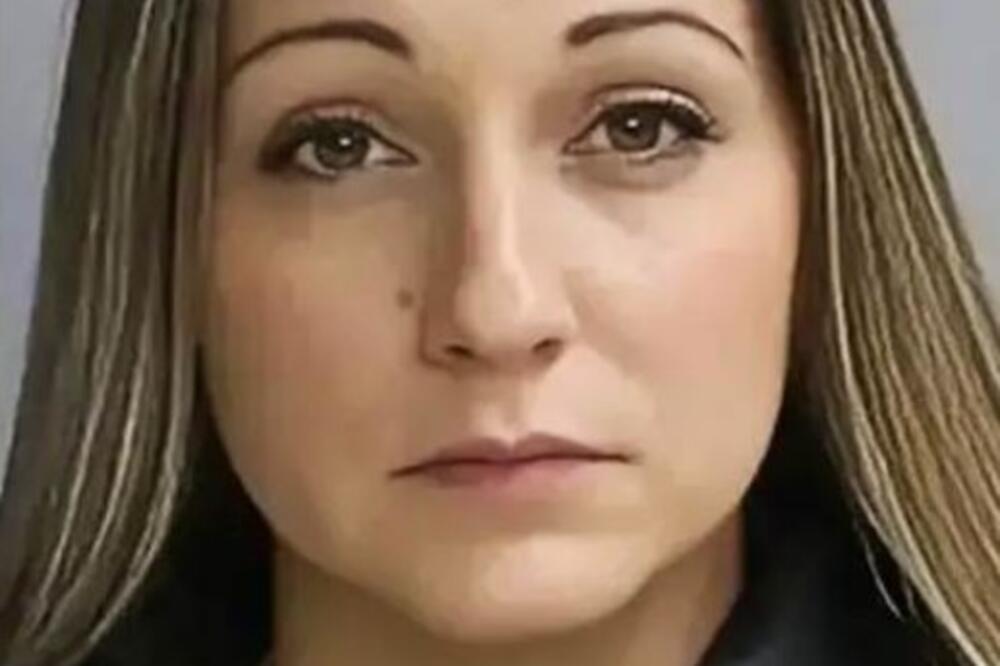 UČITELJICA ZAVELA UČENIKA NA EKSKURZIJI, UHVATILI IH NA DELU: Veza trajala MESECIMA, on otkrio sve DETALJE...