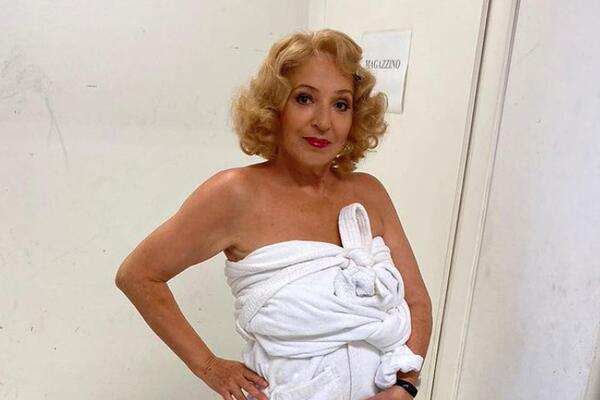 ZBOG OVE DIJETE JE MIRJANA KARANOVIĆ GODINAM JEDNA OD NAJZGODNIJIH GLUMICA: Nikada ne jede 1 NAMIRNICU