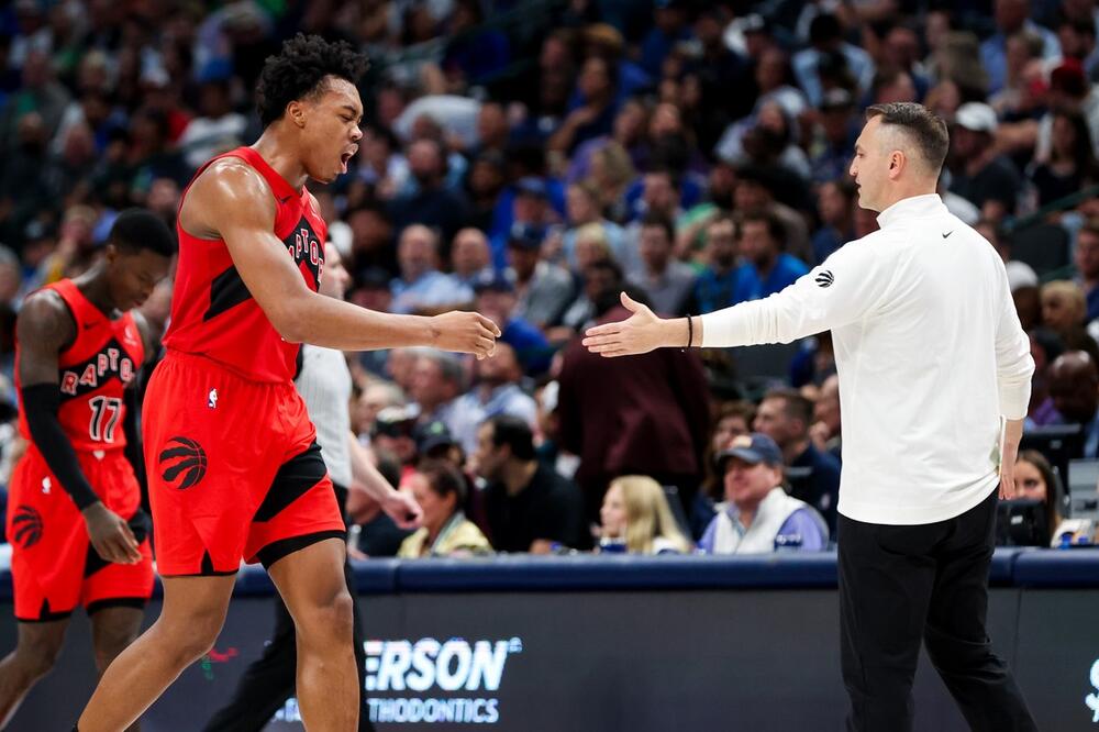 SIJAKAM RAZGALIO RAJAKOVIĆA: Toronto imao -23, Kamerunac poveo preokret! Sjajni i Janis, Tejtum, Sabonis (VIDEO)