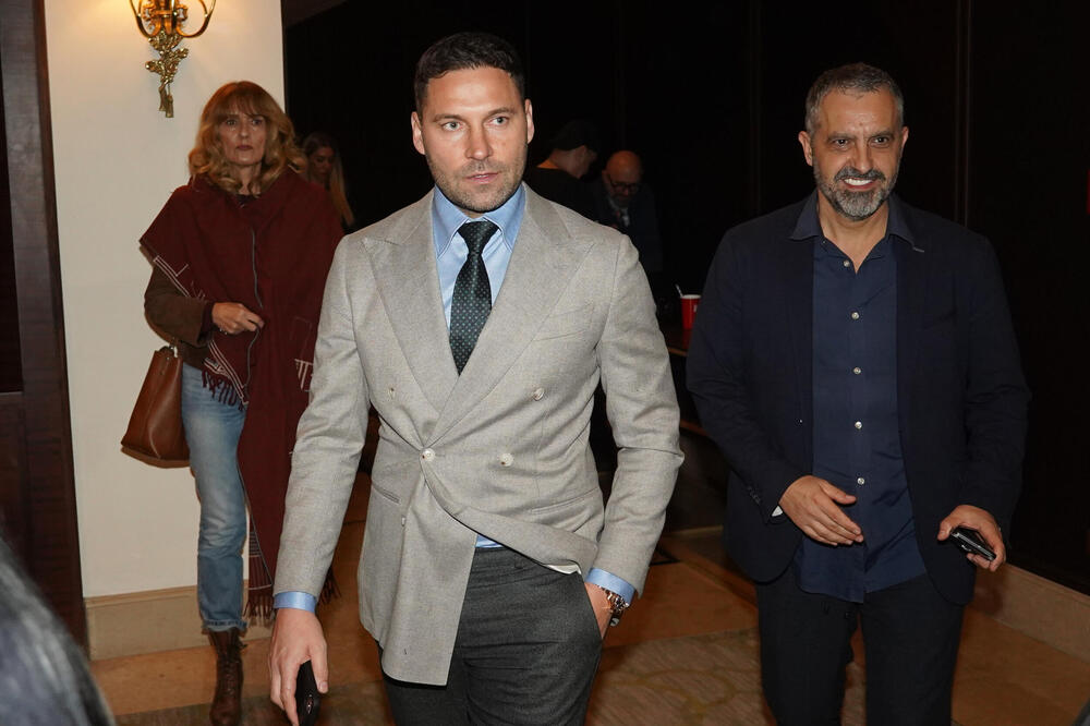 DUŠKO TOŠIĆ SPAKOVAO DECU I ODVEO IH IZ BEOGRADA: Za Karleušu NIJE BILO pozivnice