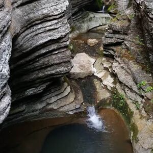 Ovo nije Kolorado, već Srbija: Turisti se raspamete kad ugledaju ovo neobično bajkovito mesto (FOTO)