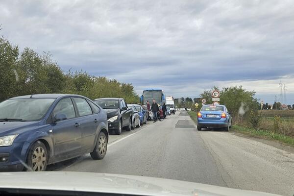 TEŽAK UDES KOD MALOG POŽAREVCA: Sudarili se autobus i automobil, jedna osoba poginula, IMA POVREĐENIH