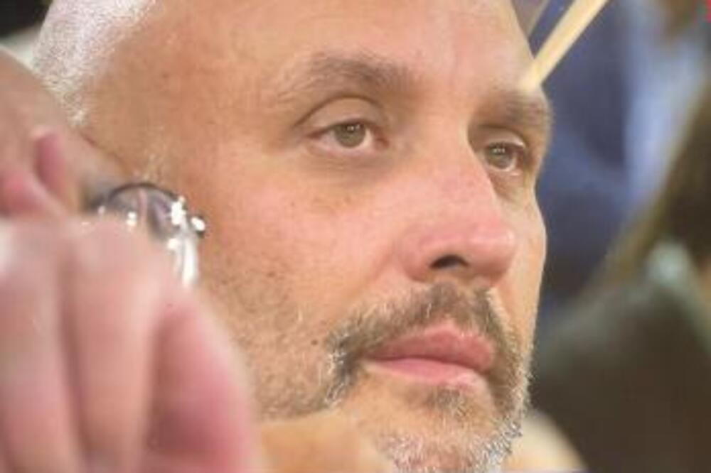 JESTE BIVŠA 'DESETKA' PARTIZANA, ALI NE TA: Režiser prenosa Evrolige je mislio da je ovo Saša Đorđević! (FOTO)