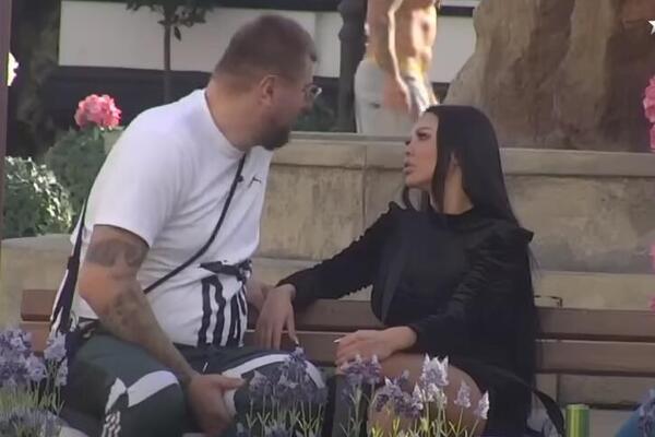 MAJA MARINKOVIĆ ZAŠTITLA JANJUŠEVU ŽENU! Javno joj stala u ODBRANU, pa spustila Aneli ŽESTOKO i BRUTALNO