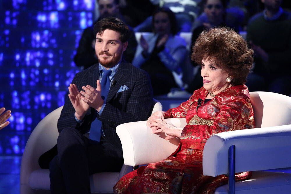 Andrea Pijacola (36) osuđen je da je 'ispirao mozak' i prevario Đinu Lolobriđidu koja je šezdesetih važila za najlepšu ženu sveta.