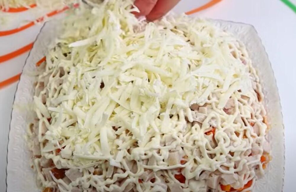 Sir preko svečane salate 'Beli princ'