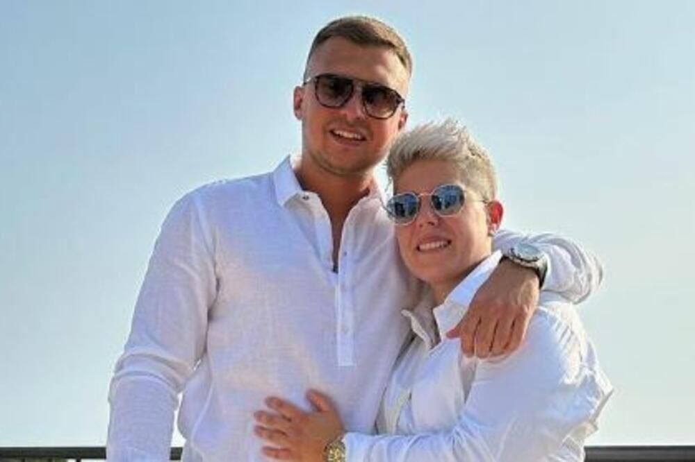 TREBALO DA KUMUJU, A ONI BI U KREVETU DA LUDUJU! Poruke poznatih Srba uzdrmale narod "NISI SREĐENA, A MOGLI SMO"