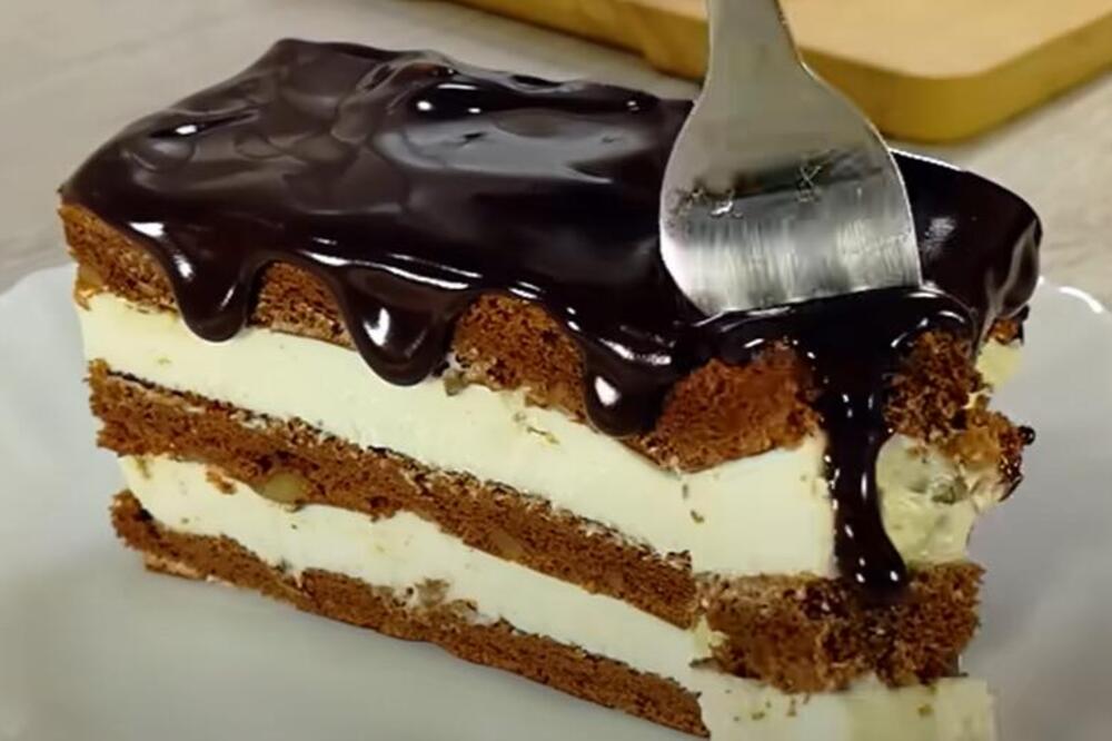 NAJLAGNIJA POSLASTICA KOJA JE GOTOVA ZA MANJE OD POLA SATA: Kolač sa čokoladom, suvim šljivama i orasima