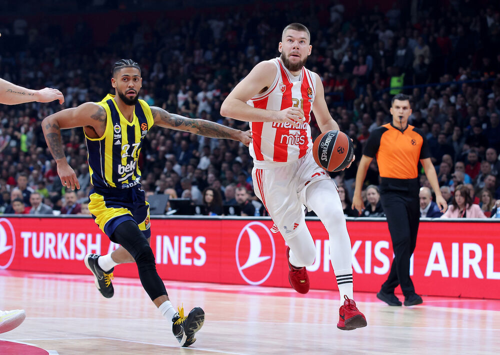 Tajler Dorsi u duelu protiv Rokasa Gijedraitisa