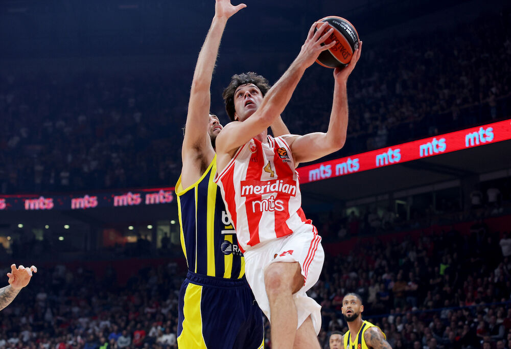 Miloš Teodosić na utakmici Crvene zvezde i Fenerbahčea