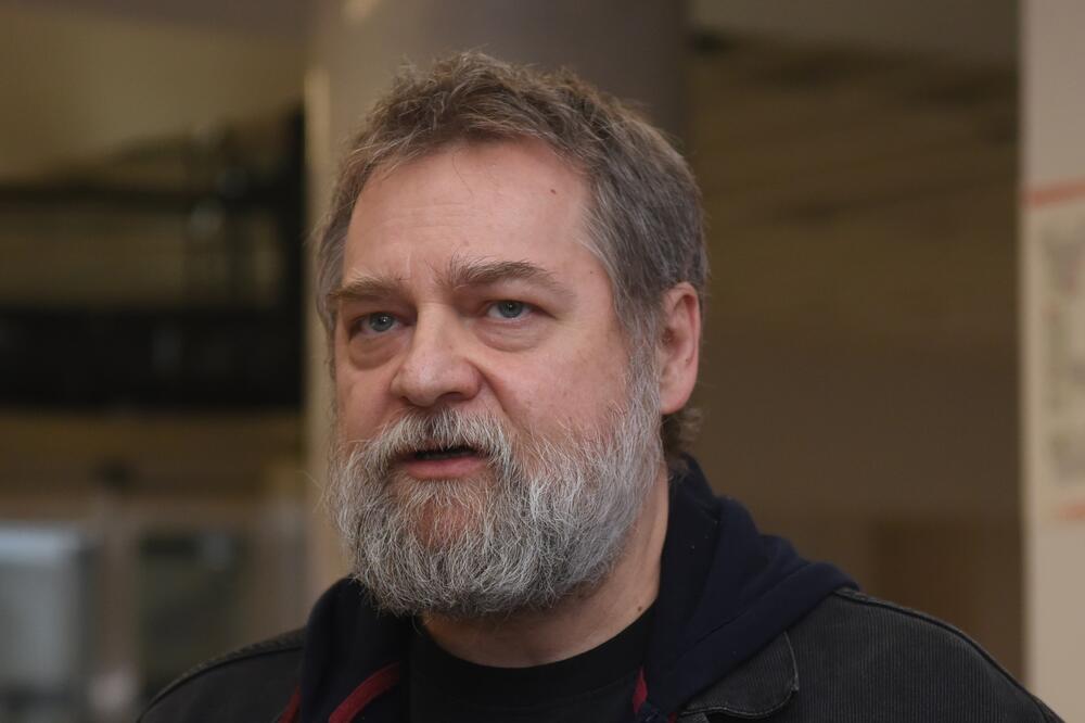 Da li znate sa kakvim je hendikepom rođen Nikola Pejaković? Zbog ovoga trpeo torturu u školi, deca su bila brutalna