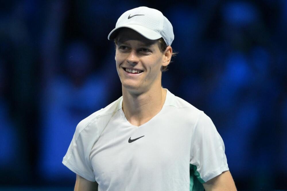 "MOĆNI" JANIK U FINALU TORINA: Siner srušio Medvedeva!