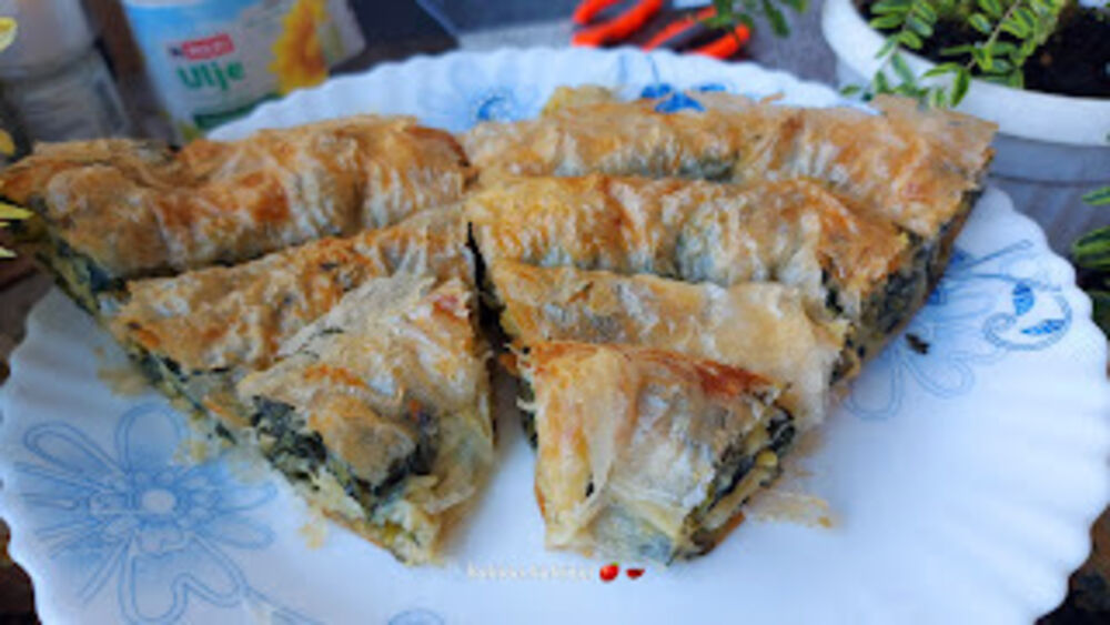 Pita sa spanaćem, Pita, Pita uvijača