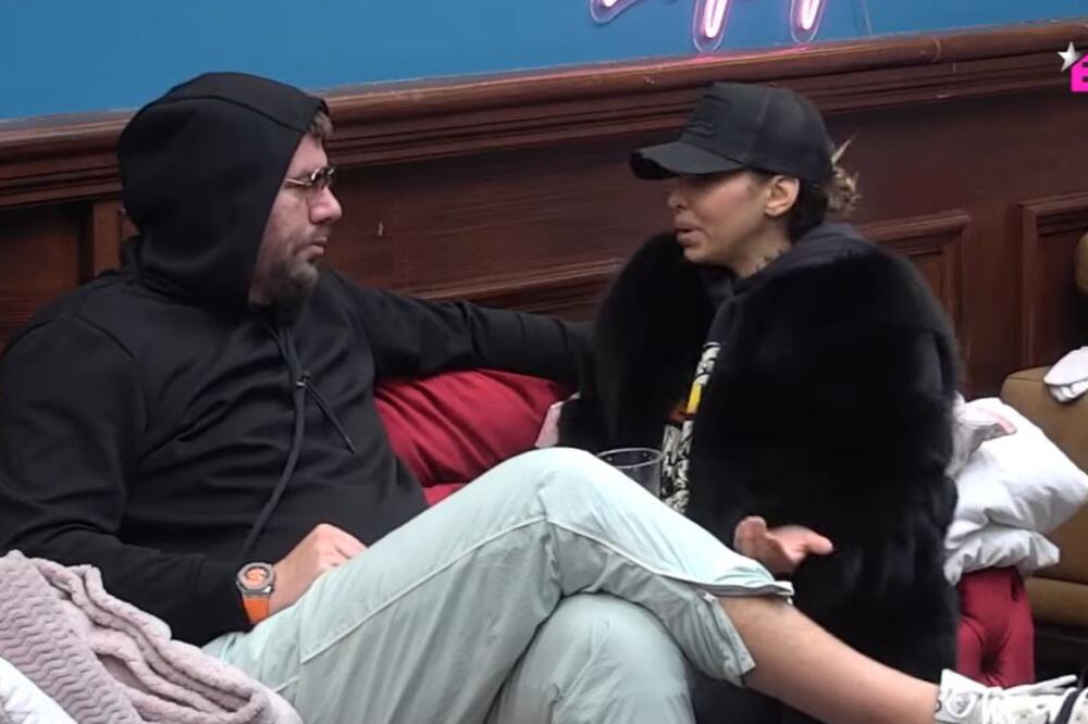 ANELI VAN SEBE NAKON RAZGOVORA MAJE I JANJUŠA: Sve mu SASULA U LICE, pa mu kratko PORUČILA SAMO JEDNO