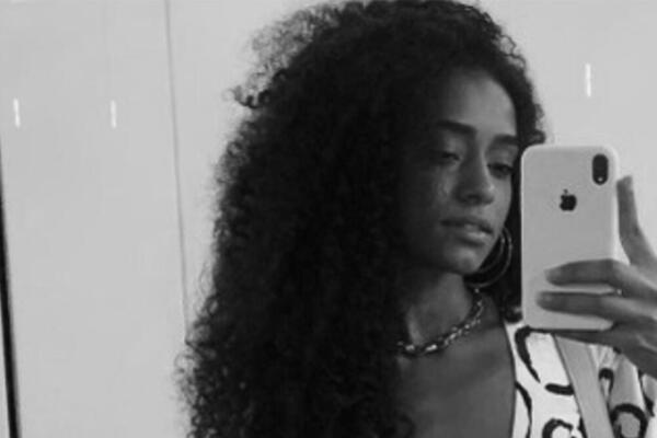 VELIKI GUBITAK! UMRLA GLUMICA U 22. GODINI: Borila se sa TUBERKULOZOM, porodica zavijena u CRNO