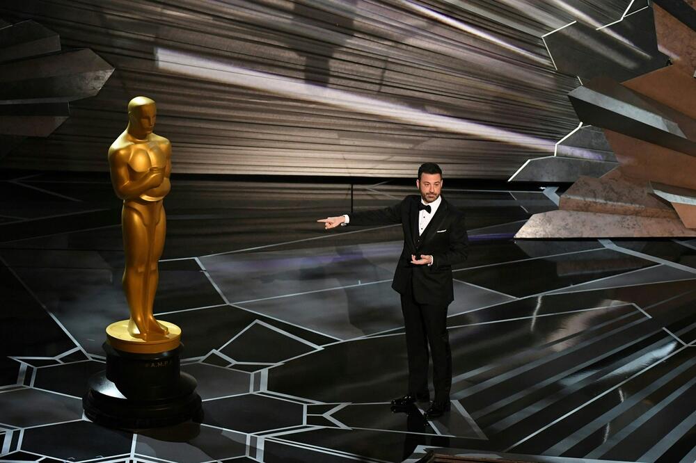 ZVANIČNO OBJAVLJENO KO ĆE VODITI 96. DODELU OSKARA: Njegova ŽENA uključena u CEO PROCES, on DOMAĆIN po 4. put