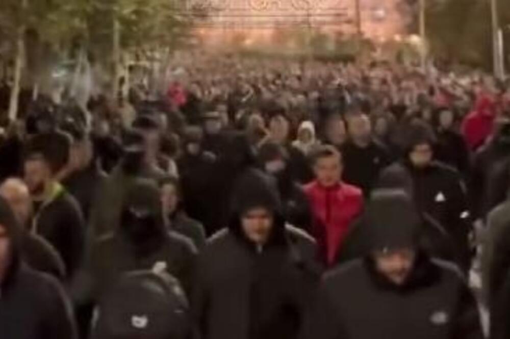 HAOS U SOFIJI - IMA POVREĐENIH! Bugari "ustali" protiv predsednika FS, policija žestoko odgovorila! (VIDEO)