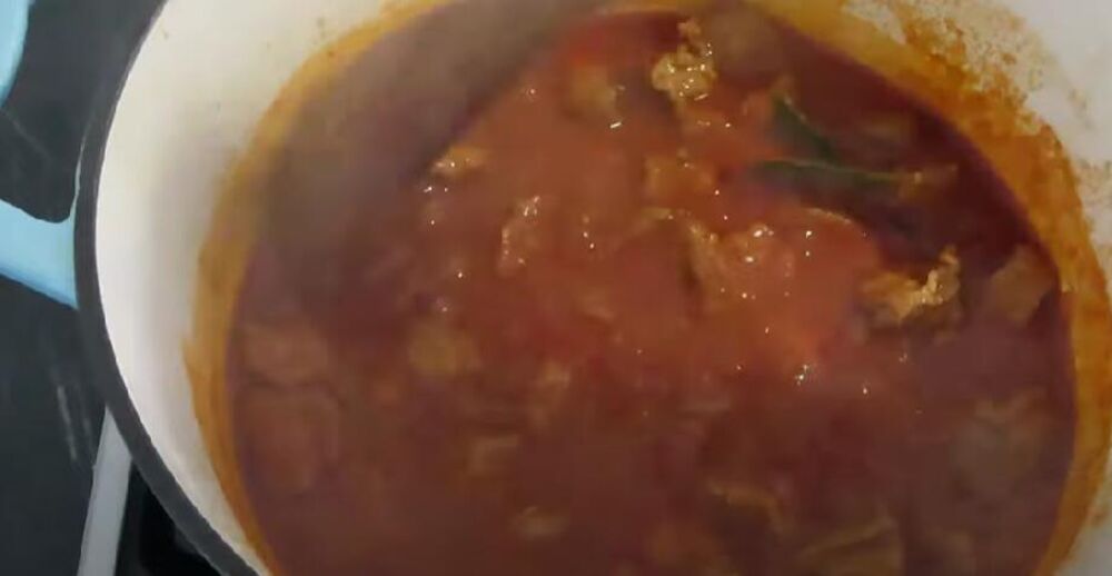 Kuvanje svinjskog mađarskog gulaša