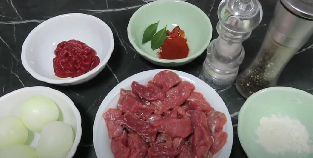 Sastojci za mađarski svinjski gulaš