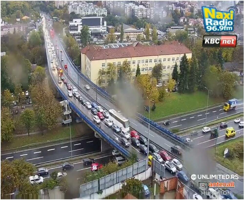 <p>Veći broj vozila je u Takovskoj, kao i na auto-putu</p>