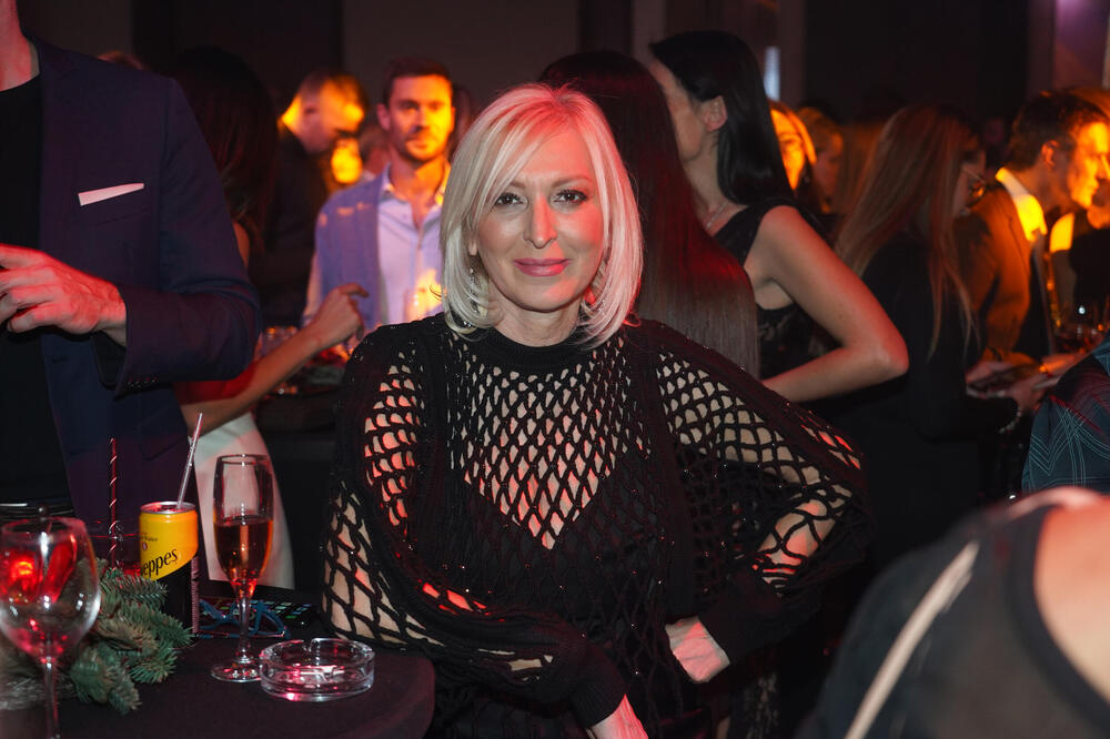 Udarna vest: Olivera Kovačević batalila novinarstvo i postaje pevačica?