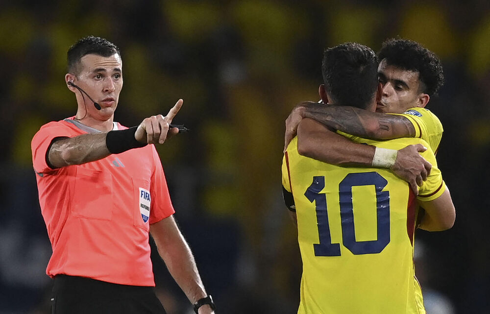 Luis Dijaz i Hames Rodrigez u zagrljaju