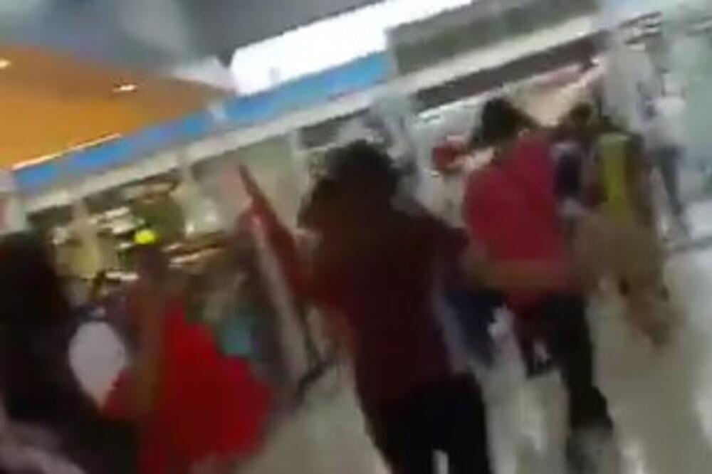 LJUDI U PANICI, TLO SE JAKO TRESE: Pojavili se snimci SNAŽNOG zemljotresa od skoro 7 STEPENI na Filipinima (VIDEO)