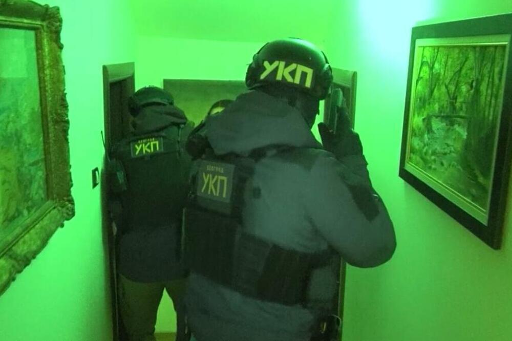 OVAKO SU UHVAĆENI BOMBAŠI KOJI SU BACILI KAŠIKARE NA KUĆE KOSMAJCA: Prvo EKSPLOZIJA, pa ULET SPECIJALACA! (VIDEO)