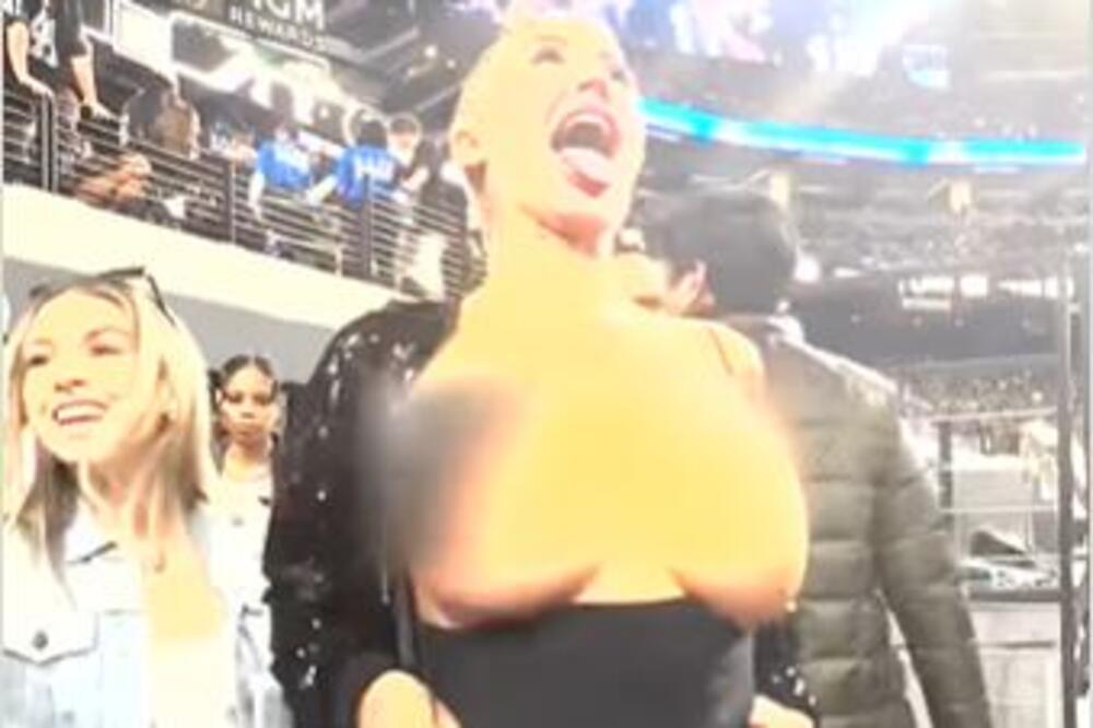 DANIJELA NIJE MOGLA DA OBUZDA RADOST: Podigla majicu i pokazala GOLE GRUDI usred meča, reagovala policija! (VIDEO)