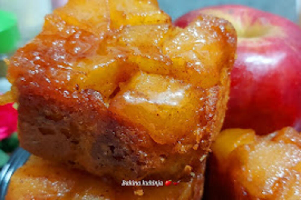 BAKA JELA DELI RECEPT ZA STARINSKU POSLASTICU KOJU SU U STAROJ JUGI SVI TAMANILI: Zbog ovog PRELIVA je NAJUKUSNIJA