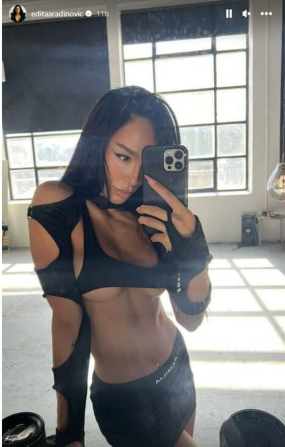 Edita navukla na sebe majicu kakvu nikada niste videli, opalila selfi, pa objavila javno