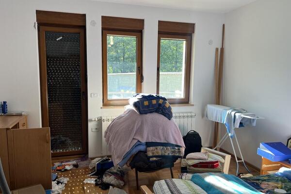 "ISKORISTILI SU MOJE ODSUSTVO DA POČINE ZLOČIN": Oglasio se sin starice koje je opljačkana u Novom Pazaru (VIDEO)