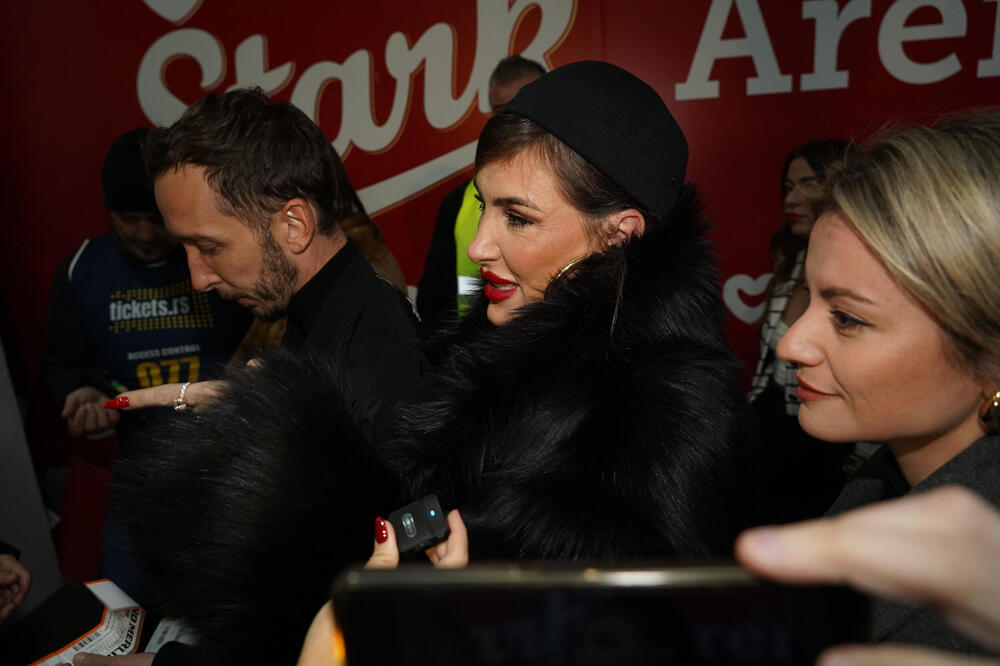 SENIDAH IŠAMARANA ISPRED KLUBA? Nakon incidenta ušla u AUTOMOBIL TOG ČOVEKA, ovo su DETALJI SKANDALA