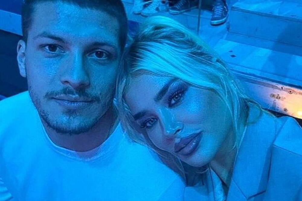 SOFIJA MILOŠEVIĆ I LUKA JOVIĆ ZABLISTALI U TORINU: Došli da podrže Noleta, a ona LEPŠA NEGO IKAD, prava BOMBA