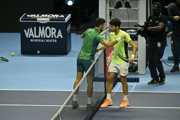 Zanimljiva situacija na Novakovom i Alkarasovom poslednjem treningu pred finale (Video/Foto)