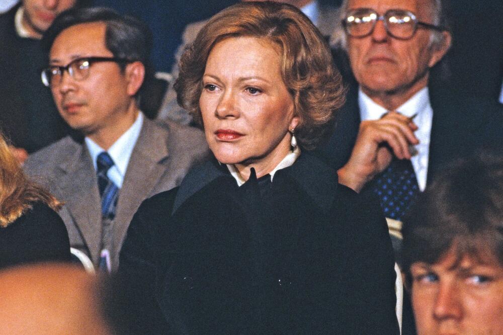 PREMINULA ROZALIN KARTER!