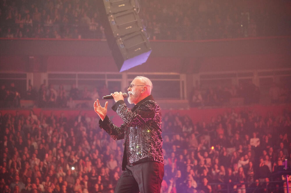 SPECIJALAN GOST NA KONCERTU DINA MERLINA JE NAJVEĆA BALKANSKA ZVEZDA! I ne, nije Lepa Brena