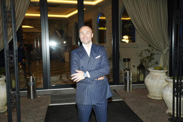 OVA FATALNA PLAVUŠA JE DEVOJKA ACE SOFRONIJEVIĆA: Svi kažu da je PRELEPA, a evo čime se ona BAVI