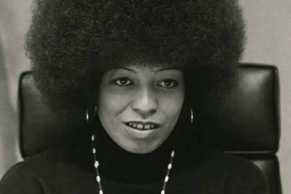 PRETILE SU JOJ 3 SMRTNE KAZNE, ZVALI SU JE TEORISTKINJOM, PROGANJALI: Država se plašila nje, a narod je OBOŽAVAO