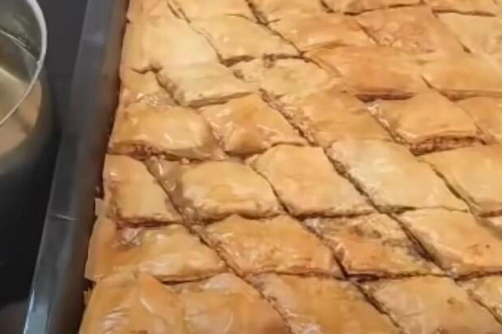 RECEPT ZA ALBANSKU BAKLAVU KOJU SRBI JEDU, A NI NE ZNAJU: Dobro pogledajte sastojke, IMATE IH KOD KUĆE