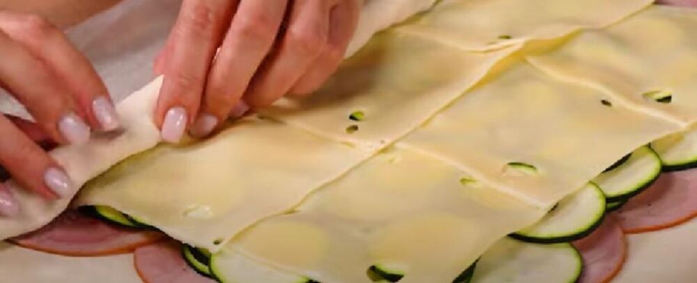 Sir, tikvice i šunka preko lisnatog testa